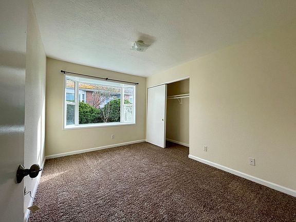 5th image of 882 NW Florence Ave #0