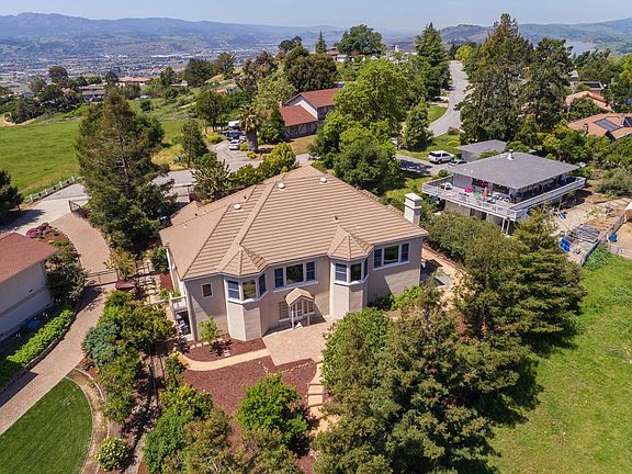 3rd image of 16260 Oak Canyon Dr