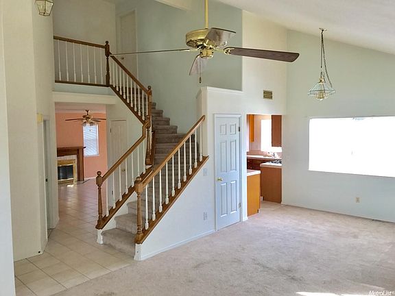 3rd image of 5432 Maximillian Dr