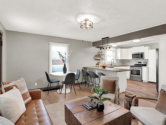 2nd image of 434 Powell St