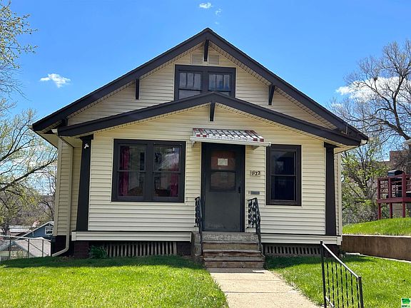 2nd image of 1122 25th St