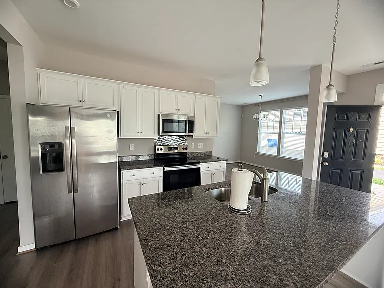 7610 Sandler Dr — Photo 3