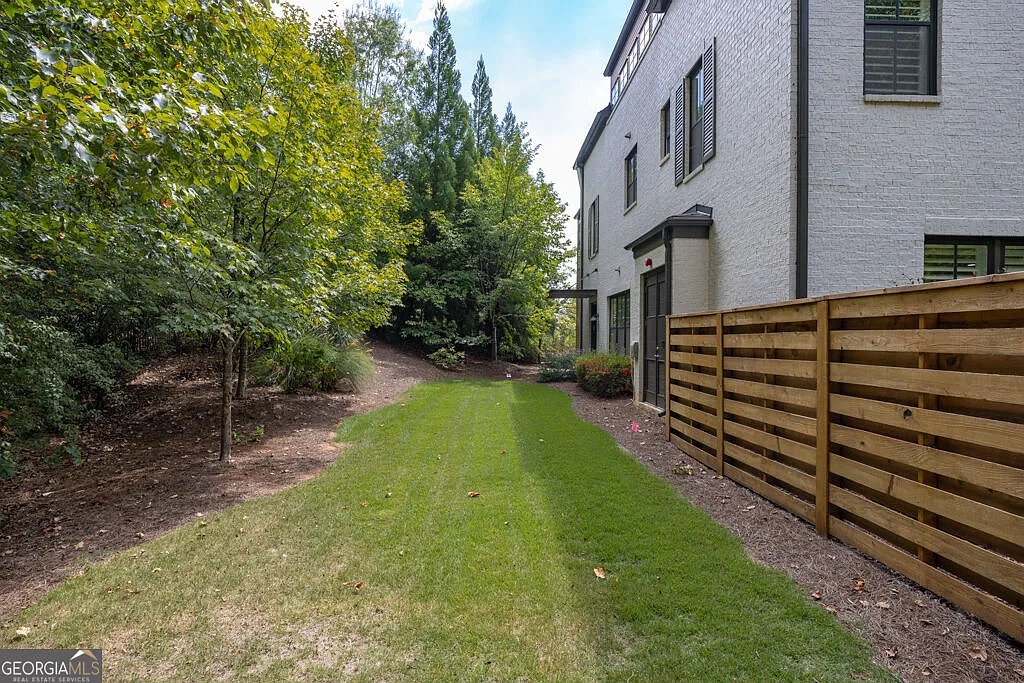3 bed, 3.5 bath, 3785 sqft, $5,000 — Photo 3