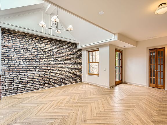 5th image of 532 W Wrightwood Ave #3E