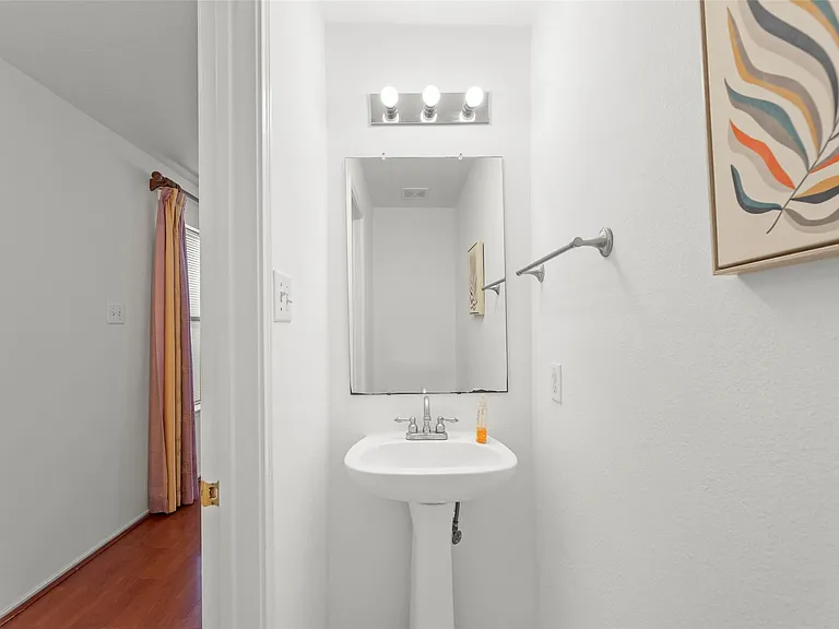 8252 Golf Green Cir — Photo 11