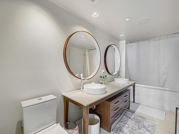 5th image of 495 Brickell Avenue #4807