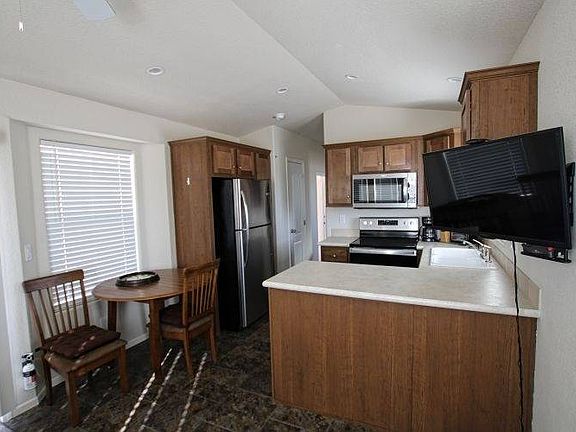 3rd image of 1703 N Thornton Rd #425