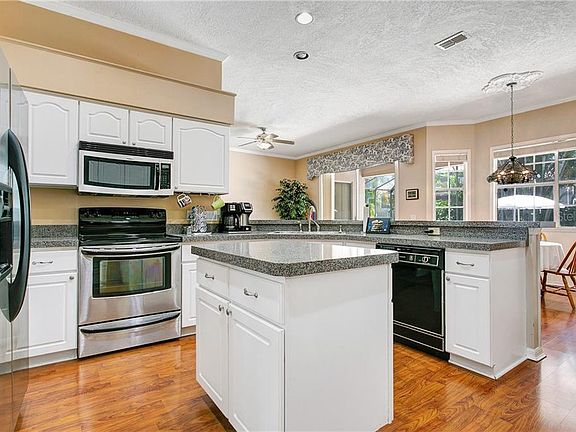 3rd image of 3986 Kiawa Dr