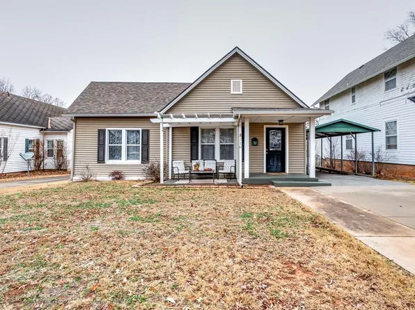 310 W 8th St, Chandler, OK 74834