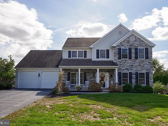 3rd image of 119 Julia Ln