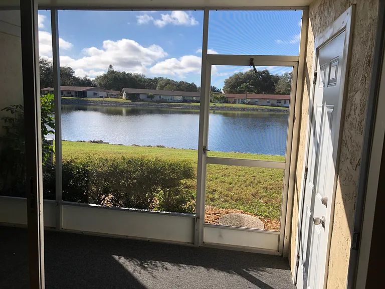 STUNNING LAKE VIEWS FROM LANAI