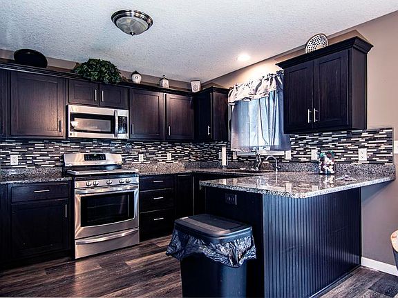 4th image of 4124 Basswood Dr