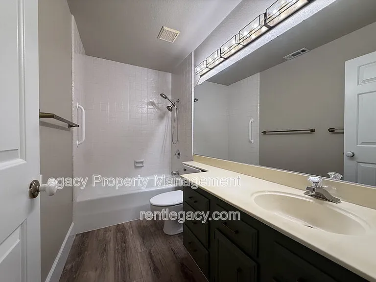 3209 Serra Way — Photo 18
