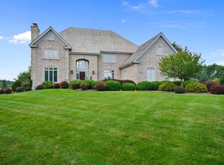 5N568 E Lakeview Cir, Saint Charles, IL 60175