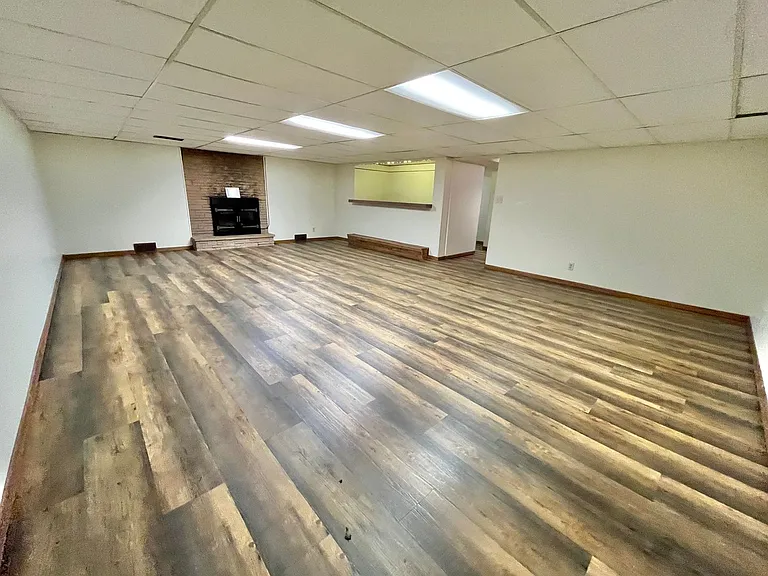 4909 E Linden Ln — Photo 26
