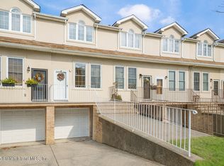 465 Amherst Ave, Staten Island, NY 10306