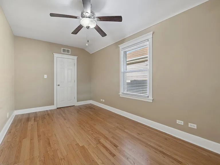 4140 N Austin Ave #2 — Photo 12