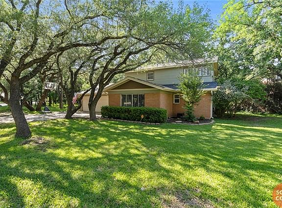 3rd image of 102 Parkview Ter