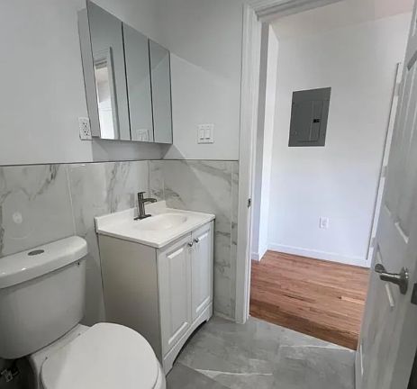 2nd image of 743 Noble Ave Floor 1