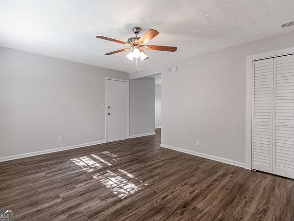4th image of 2364 Peachwood Cir NE Unit 2366-B