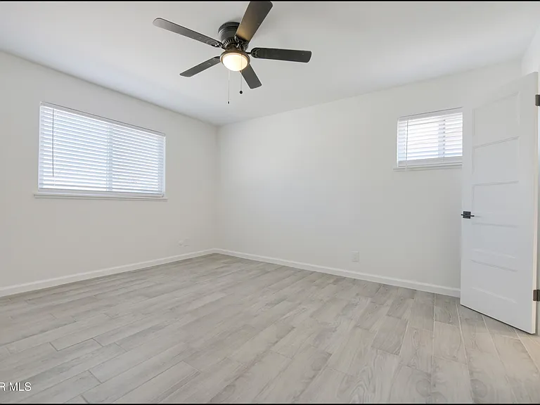 8617 Darlina Dr — Photo 21
