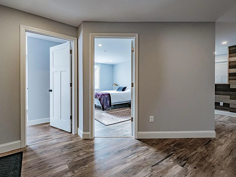 Entrance to bedrooms from bonus space