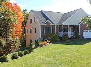 88 Cherrywood Dr, Nashua, NH 03062