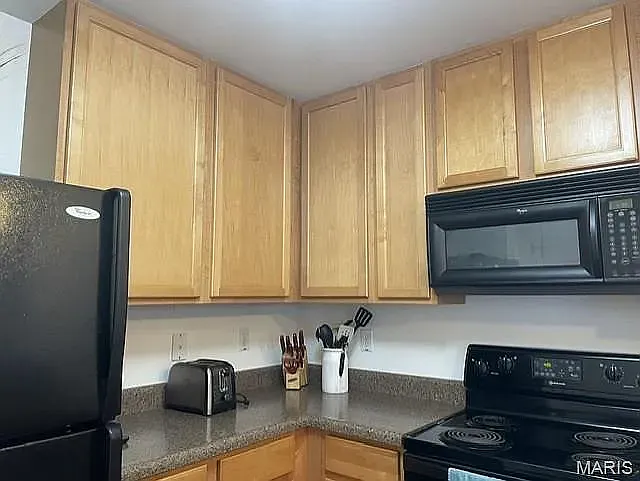 920 Carpathian Dr — Photo 3