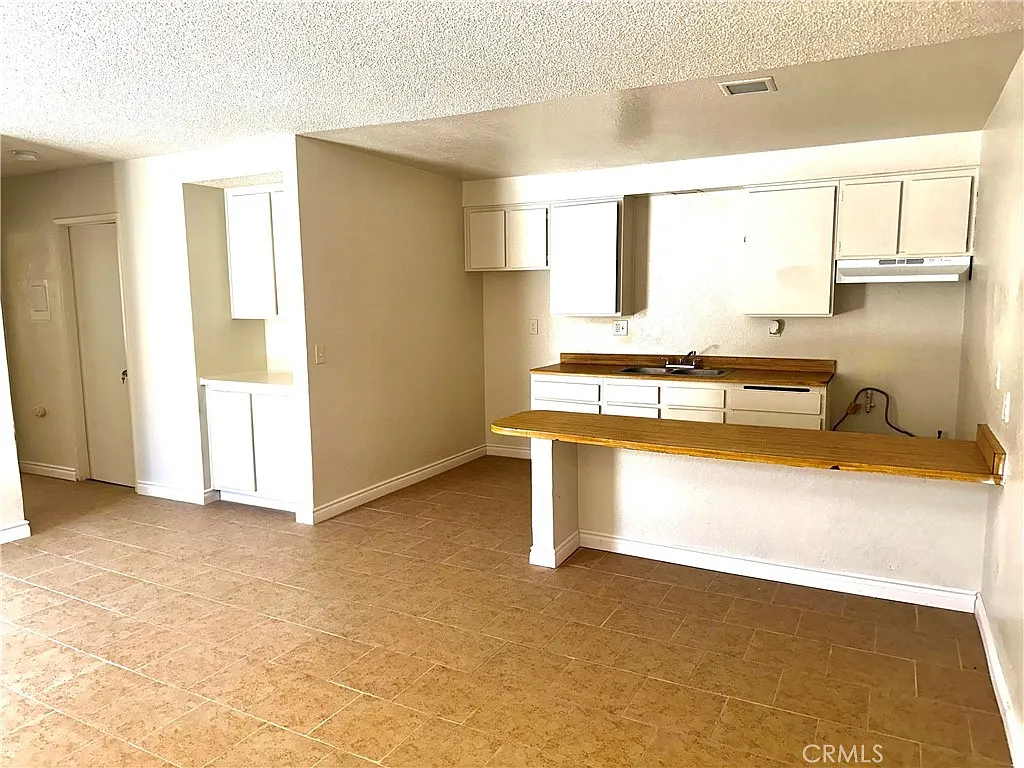 2 bed, 700 sqft, $1,500 — Photo 4