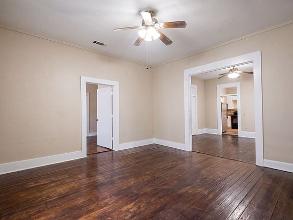 3rd image of 1544 Gilbert Dr