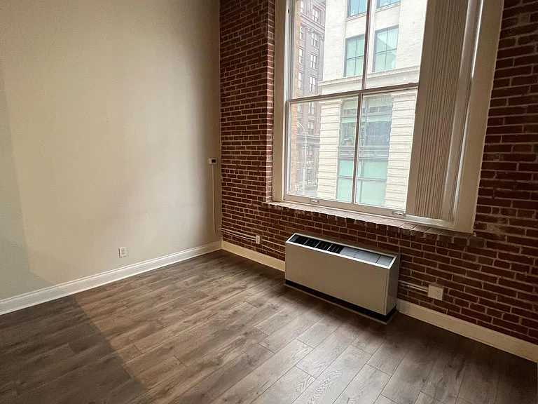 308 W 8th St #215 — Photo 10