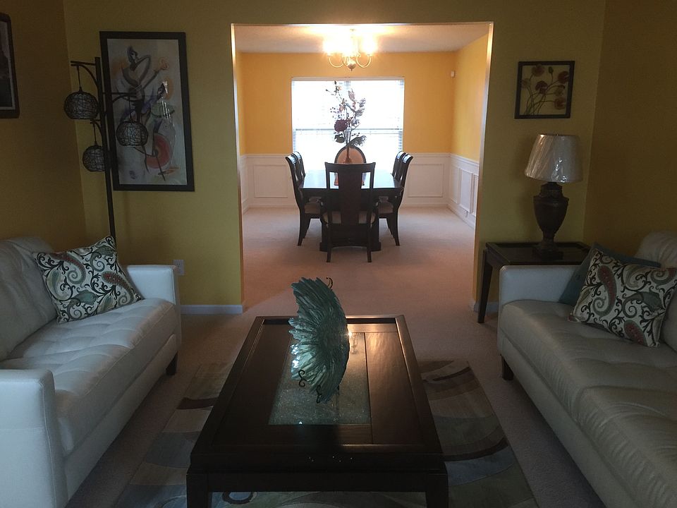 Living Room / Fine Dining Room