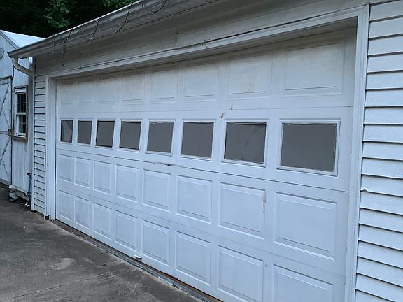 4th image of 9223 Nash Ave