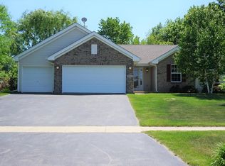 6811 Hedgewood Rd, Rockford, IL 61108