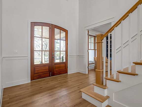 4th image of 3288 Delong Rd