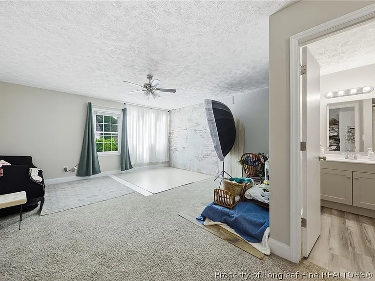 202 N Jackson St — Photo 17
