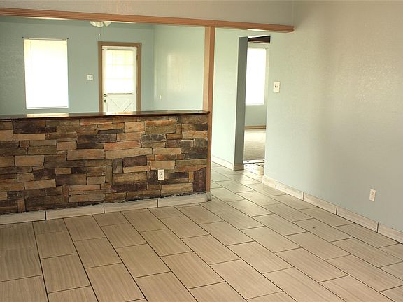 5th image of 7926 Mendez St