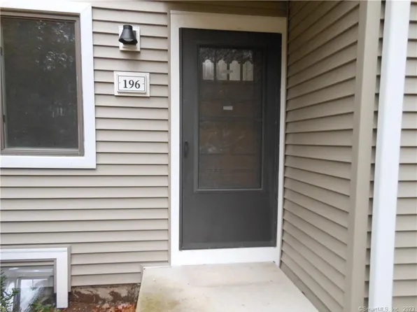 196 Shagbark Drive #196, Derby, CT 06418