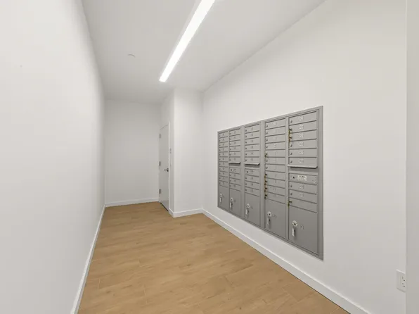 425 3rd Street image 24 of 31