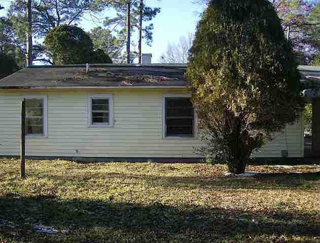 2nd image of 240 Ward St
