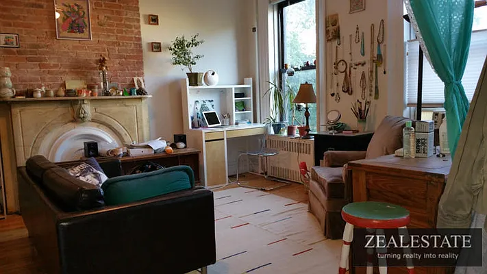 Rented by ZealEstate Group Inc | media 4