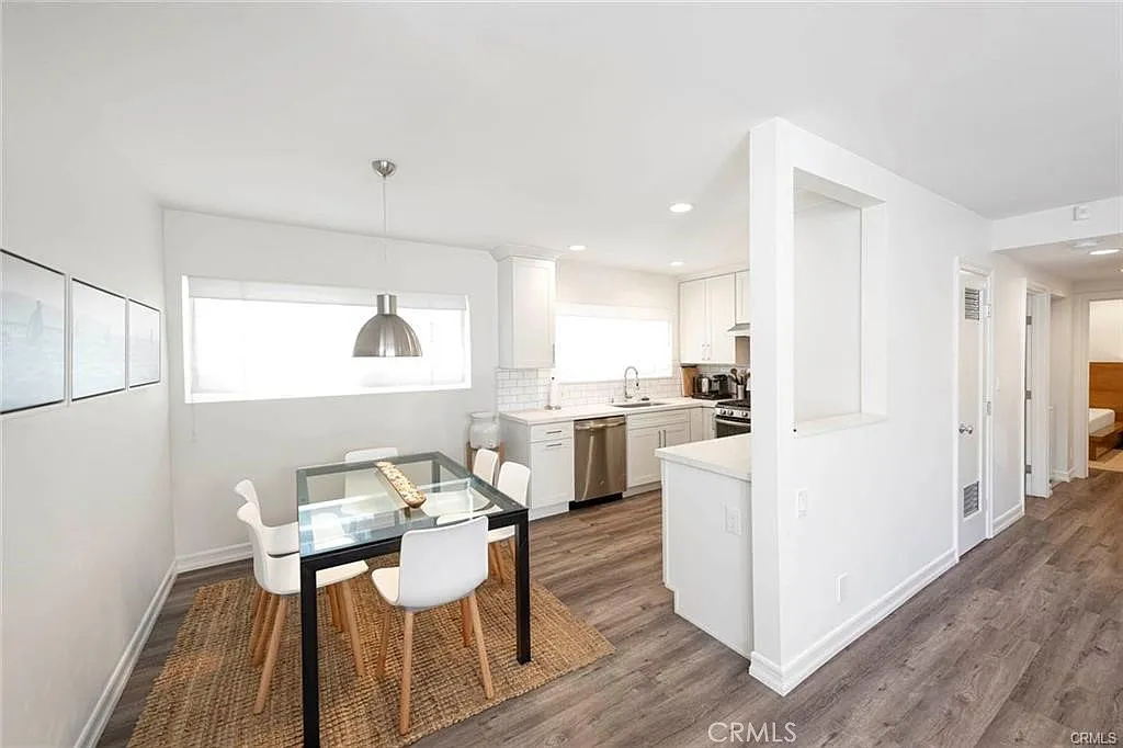 2 bed, 1000 sqft, $5,000 — Photo 2