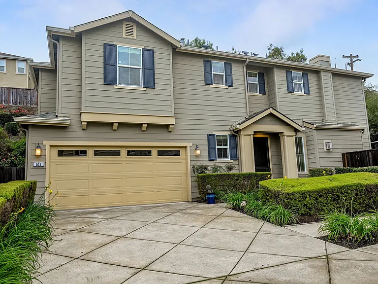512 Falling Star Dr — Photo 1
