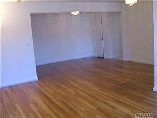 2nd image of 11 Wooleys Ln APT 2M