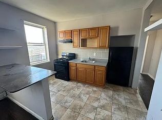 322 Park Ave #5D, Newark, NJ 07107