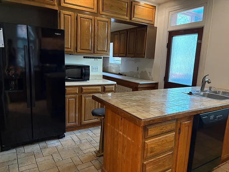 1249 York St #1 — Photo 8