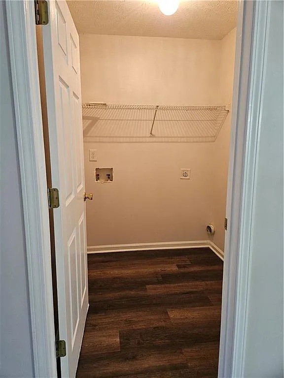 2 bed, 2.5 bath, 1361 sqft, $1,550 — Photo 2
