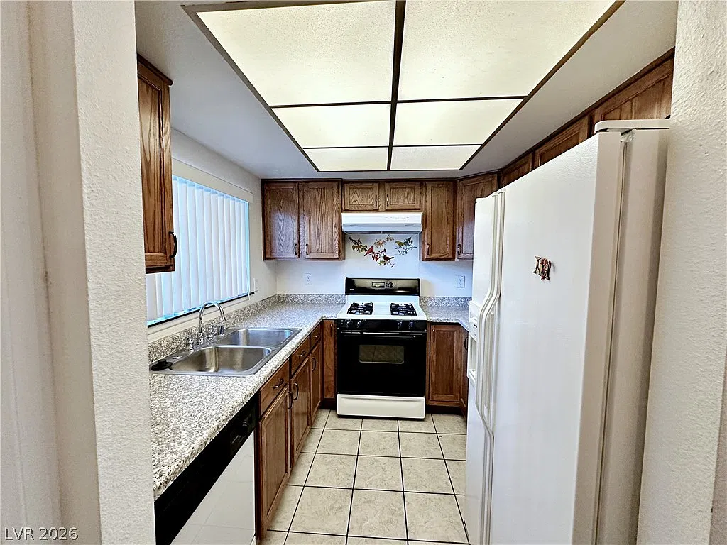2 bed, 2.0 bath, 937 sqft, $1,400 — Photo 3