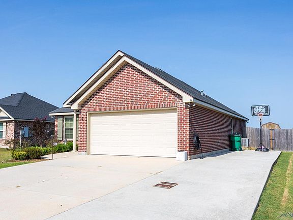 3rd image of 358 Landmark Dr