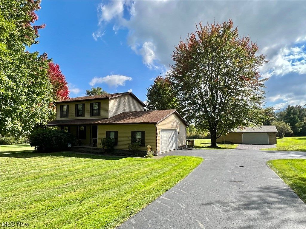 10565 Northwoods Cir, Chardon, OH 44024 Zillow